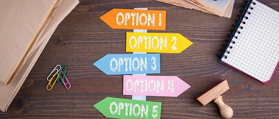 Symbolbild mit mehreren Pfeilen in unterschiedliche Richtungen. Es soll verschiedene Möglichkeiten zur Förderung darstellen